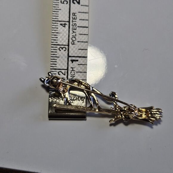 Gold Tone Crystal Gray Cat On Broom Brooch Pin Halloween Witch - Picture 4 of 9